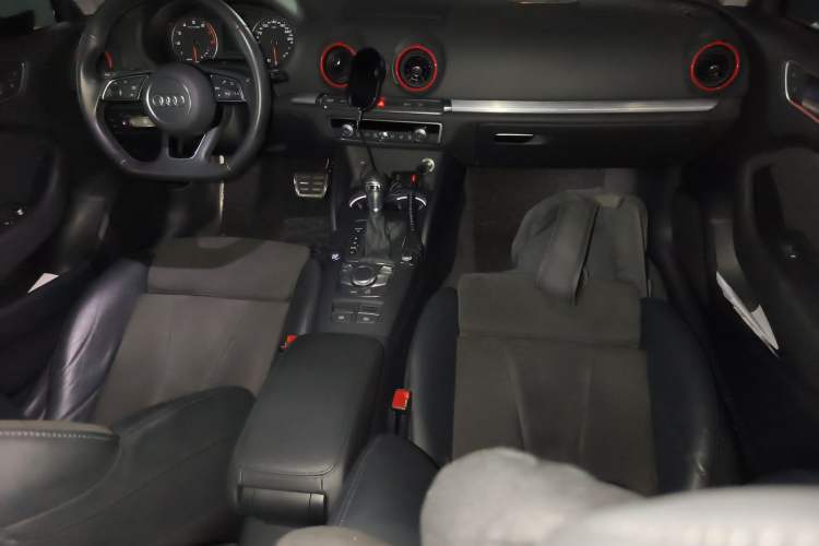 Used Audi A3 2020 Sportback 35 TFSI Sporty Model China VI Center Console