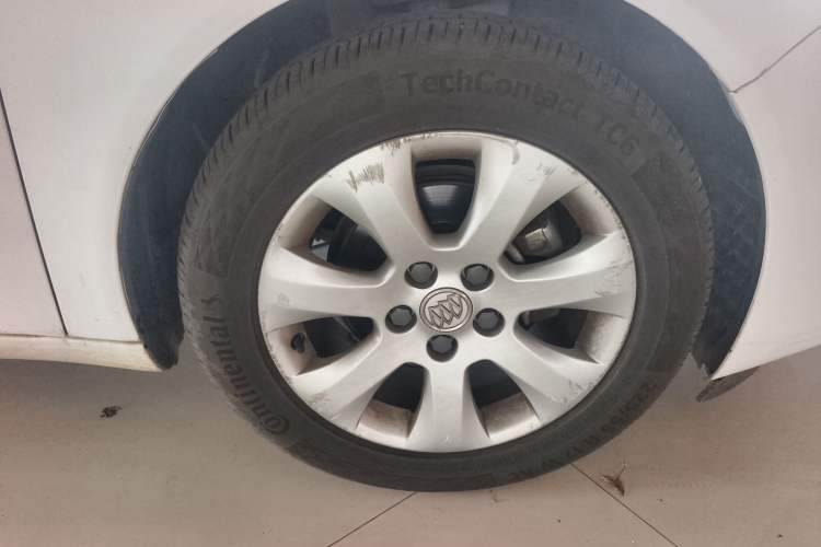Used Buick Regal 2014 2.0L Elite Fashion Edition Right Front Wheel Hub
