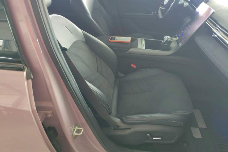 Used Geely Galaxy L6 2024 125km Creative Edition
