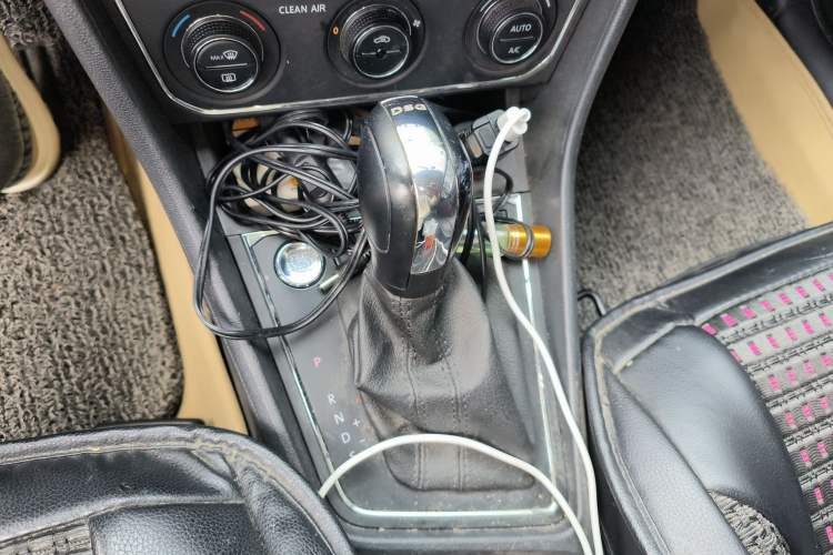 Used Volkswagen Lavida 2017 230TSI DSG Comfort Edition Gear Lever