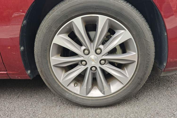 Used Chevrolet Monza 2021 320 Automatic Enjoyment Sunroof Edition Right Front Wheel Hub