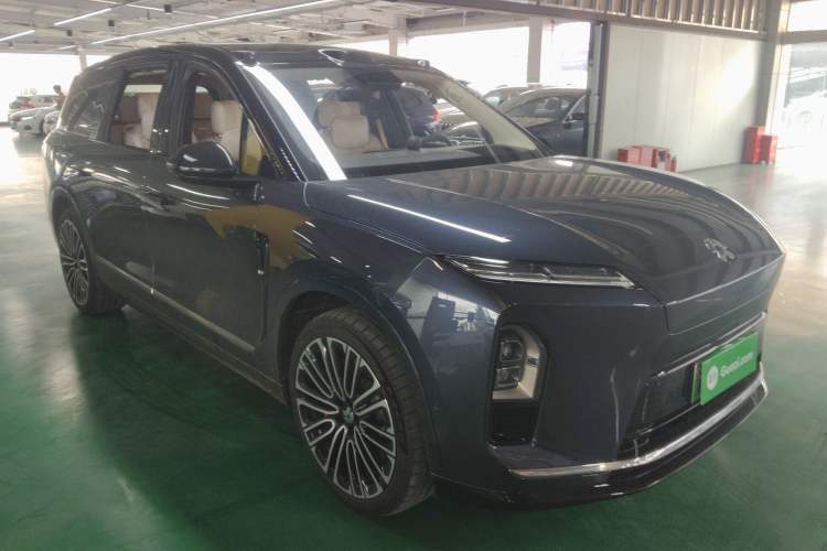 Used Nio ES8 2026 Model 6-seat Executive Signature Edition Front Right 45 Deg