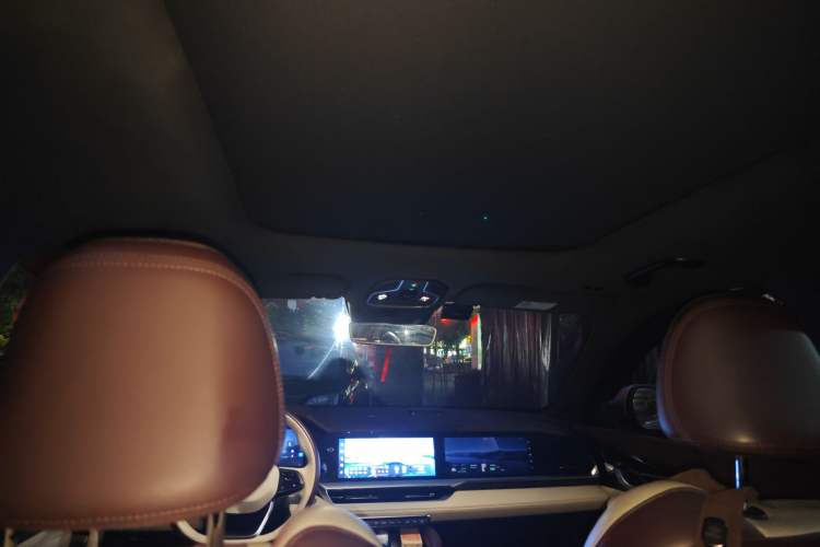 Used Geely Auto Monjaro L 2021 2.0TD High-Power Automatic All-Wheel Drive Luxury Version Headliner