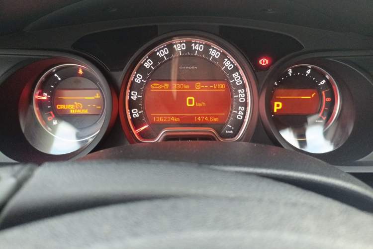 Used Citroen C5 2014 2.0L Automatic Luxury Edition Odometer Close Up