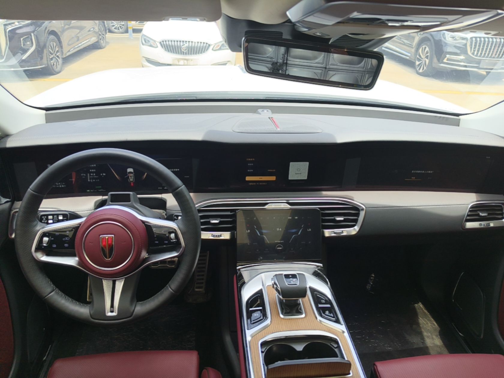 Hongqi E-HS9 2022 660 km Range Flagway Edition Six Seats — снимка 14