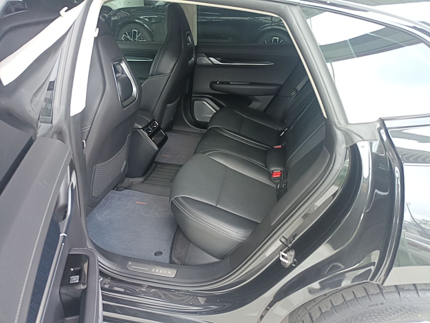 Zeekr 001 2023 WE Edition 86 kWh — снимка 20