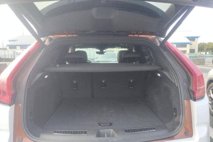 Used Cadillac XT4 2018 28T Two-Wheel Drive Leading Version
