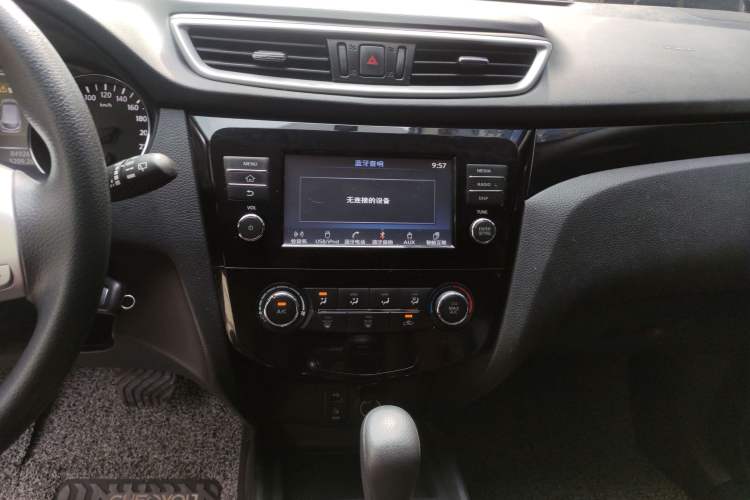 Used Nissan Qashqai 2017 2.0L CVT Elite Edition China V Standard Audio And AC Panel