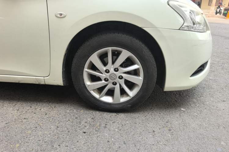 Used Nissan Sylphy 2012 1.6 XL CVT Luxury Edition Right Front Wheel Hub