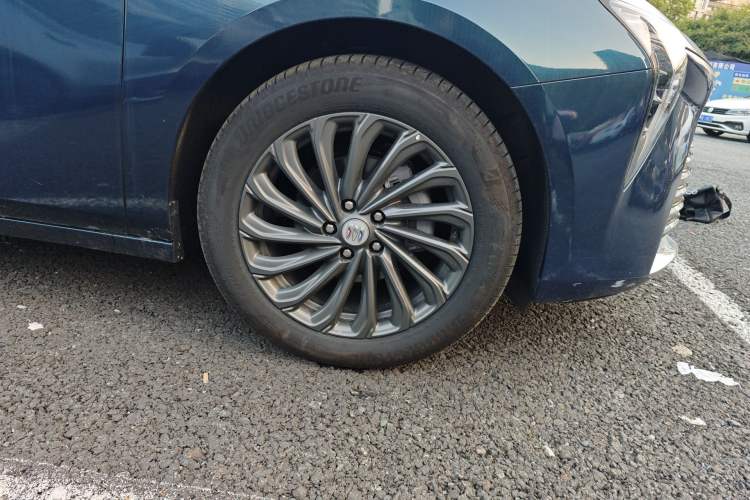 Used Buick LaCrosse 2025 28T Platinum Edition