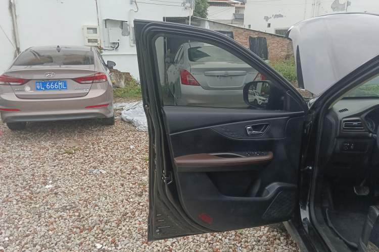 Used Dongfeng Fengon S560 2021 Revised 1.5T CVT Elite Version Left Front Door Interior