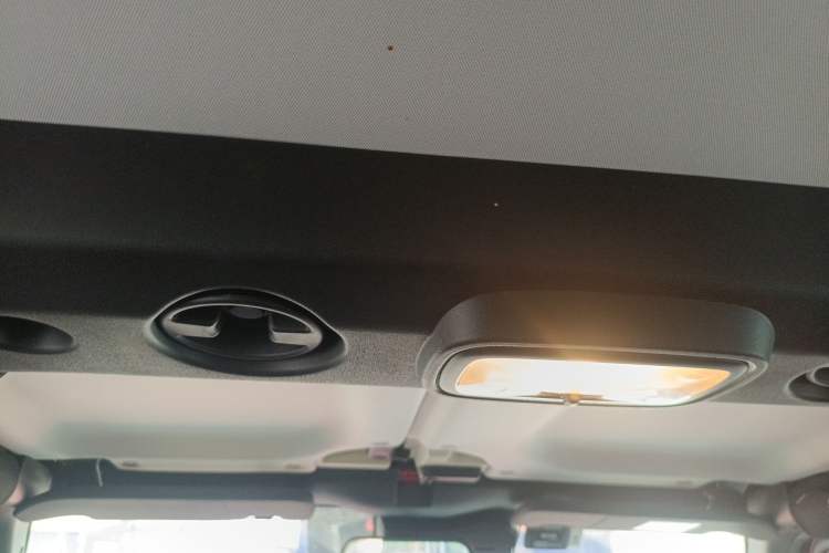 Used BAIC Off-Road BJ40 2020 2.0T Automatic Four-Wheel Drive Urban Hunter Edition Prestige Version Headliner