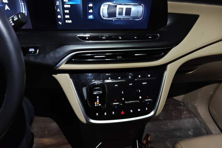 Used Buick GL8 2020 ES Land Cruiser 653T Luxury Model
