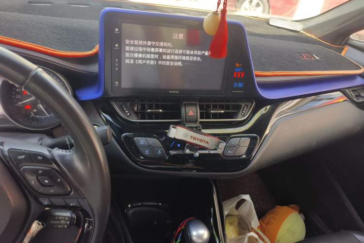 Used Toyota IZOA 2018 2.0L Yichi Version China VI Standard
