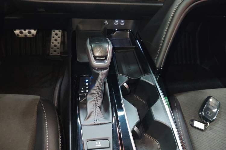 Used Toyota Camry 2026 Model 2.0S Sport Edition Gear Lever