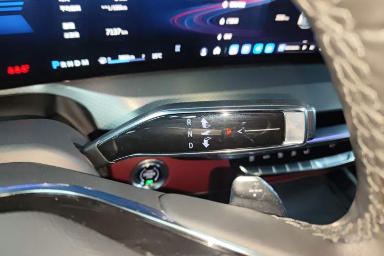Used Cadillac XT5 2025 2.0T Platinum Edition
