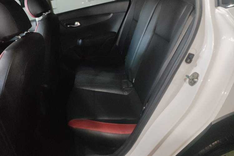 Used Kia KX Cross 2017 1.4L MT GLS