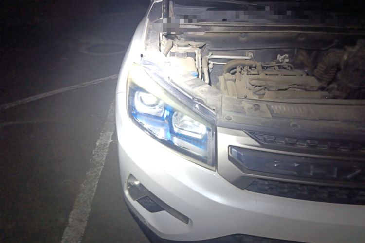 Used CHANGAN CS75 2016 2.0L Manual Luxury Version China V Standard Right Front Headlight