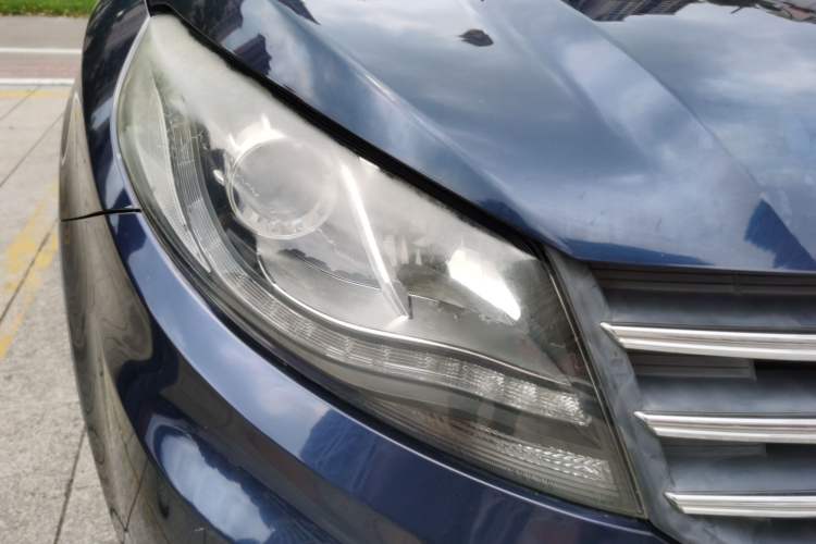 Used Dongfeng Fengon 580 2017 1.5T CVT Luxury Model Right Front Headlight