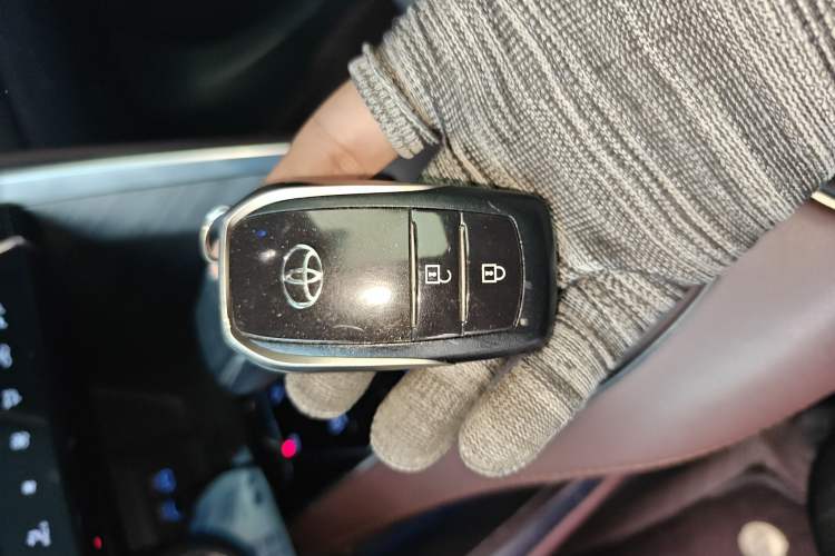 Used Toyota Harrier 2022 2.0L CVT Two-Wheel Drive Deluxe Edition
