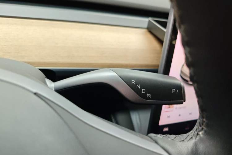 Used Tesla Model Y 2021 Standard Range Rear-Wheel Drive Version