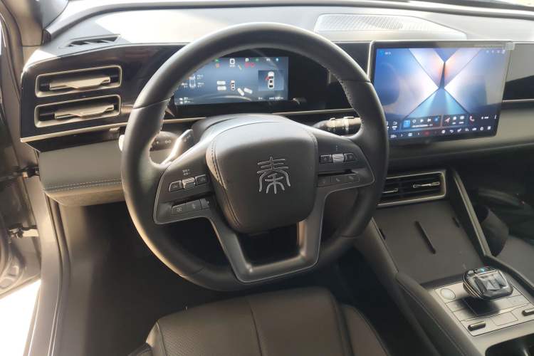 Used BYD Qin L 2025 DM-i Smart Drive 120KM Leading Model