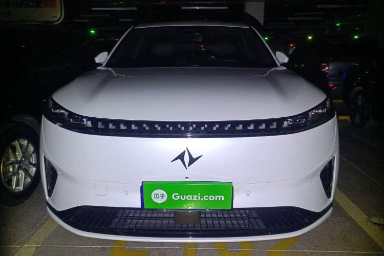 Used Dongfeng eπ eπ008 2024 210Max Range-Extended Version 6 Seats Exterior 1