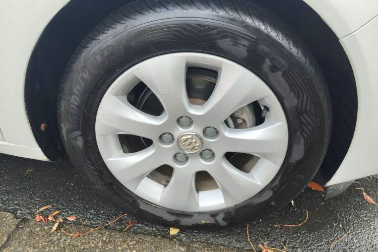 Used Buick Regal 2015 2.0L Leading Fashion Edition Right Front Wheel Hub