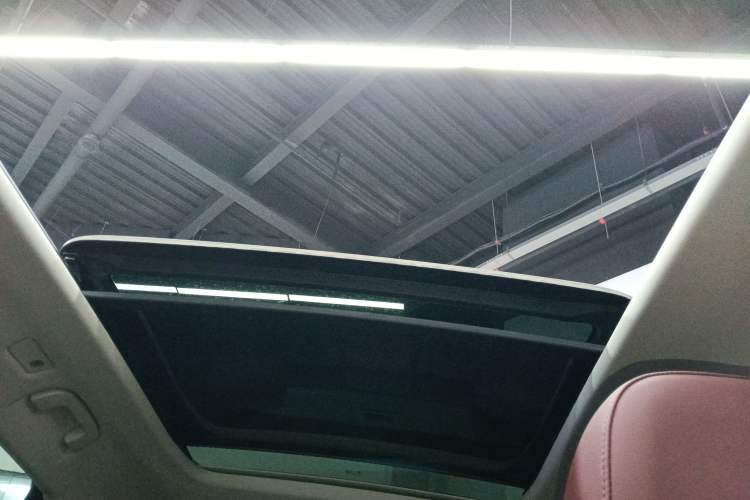 Used Hongqi HS5 2025 2.0T Two-Wheel-Drive Xuan Ying Edition
