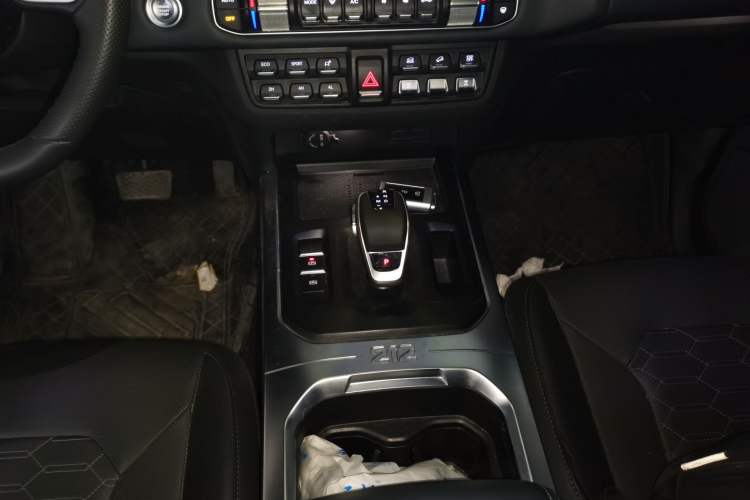 Used 212 T01 2025 2.0T Changfeng