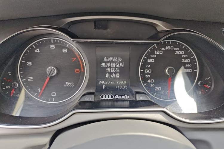 Used Audi A4L 2013 35 TFSI Automatic Comfort Model Instrument Cluster