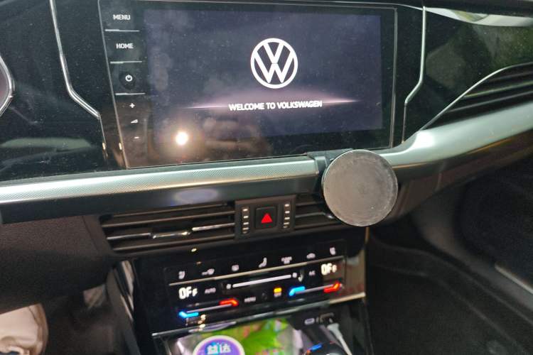 Used Volkswagen Passat 2024 380TSI Starry Dragon Deluxe Edition Audio And AC Panel