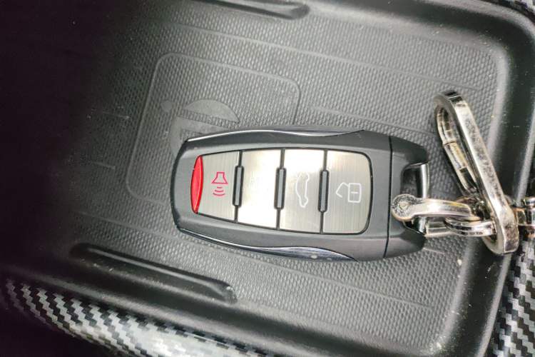 Used Haval DARGO 2021 2.0T DCT All-Wheel-Drive "Hao Tian Quan" Edition Vehicle Key