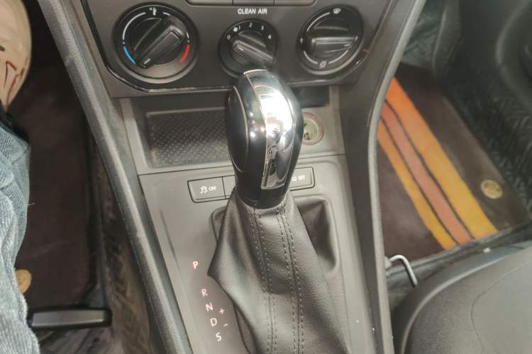 Used Volkswagen Gran Lavida 2015 1.6L Automatic Fashion Edition