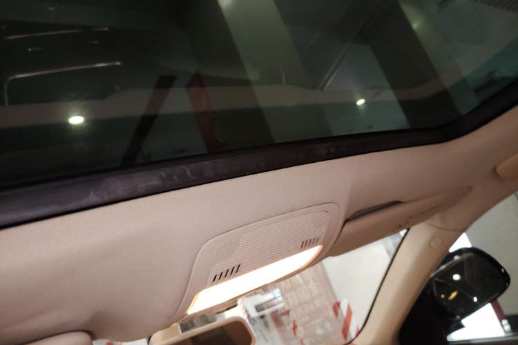 Used Audi Q5 2015 40 TFSI Technology Edition Headliner