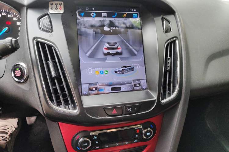 Used Ford Focus 2012 Hatchback 2.0L Manual Luxury Sport Model Audio And AC Panel