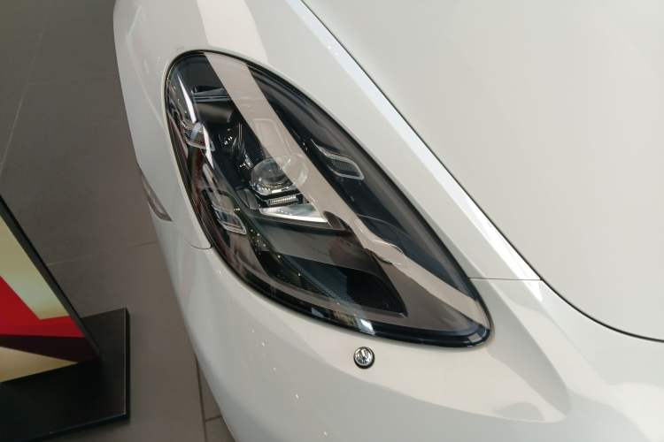 Used Porsche 718 2022 Boxster 2.0T Right Front Headlight