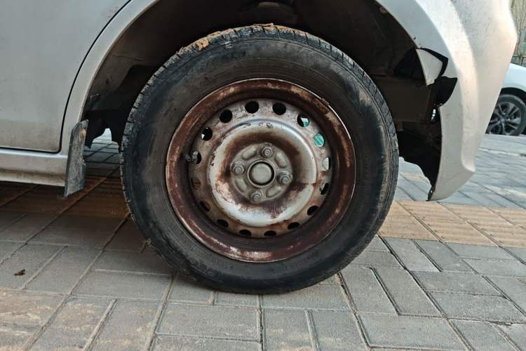 Used CHANGAN KUAYUE Xing V3 2023 1.3L Gasoline Comfort Edition 5-Seater Van Right Front Wheel Hub