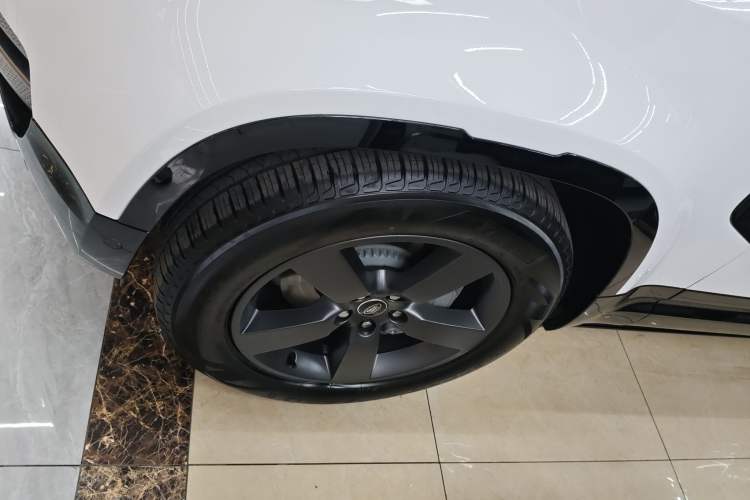 Used Land Rover Defender 2025 110 3.0T P400 – Dynamic HSE