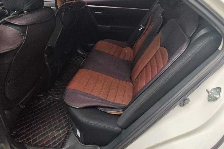 Used Toyota Corolla 2017 Revised Dual-Engine 1.8L E-CVT Leading Edition Left Rear Seat