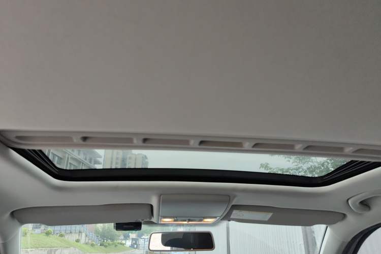 Used Volkswagen Gran Lavida 2015 1.6L Automatic Comfort Edition Headliner