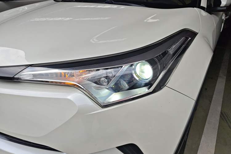 Used Toyota C-HR 2018 2.0L Leading Edition China V-standard Left Front Headlight