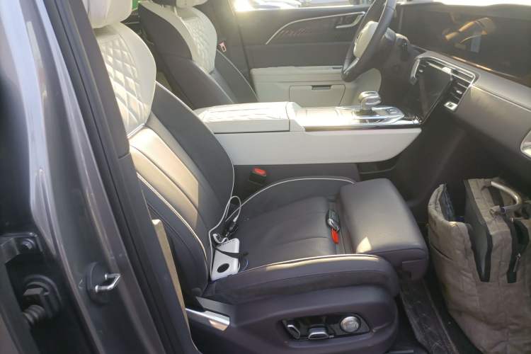 Used Hongqi E-HS9 2022 690 km Range Flagship Edition Six Seats
