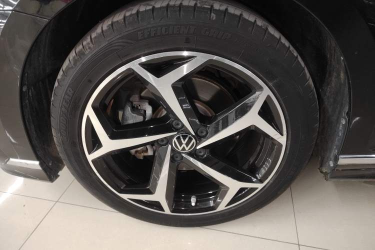 Used Volkswagen Magotan 2023 2 Million Units Commemorative Edition 330TSI DSG Luxury Version Exterior 4