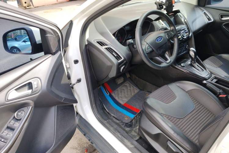 Used Ford Focus 2017 Hatchback 1.6L Automatic Fashion Edition Smart Drive Version
