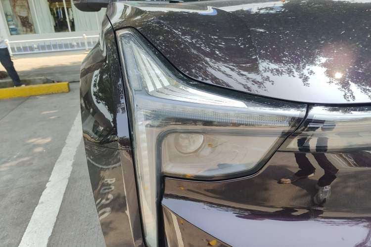 Used NETA U 2023 NETA U-Ⅱ Challenge Edition 500 U Show – Lithium Iron Phosphate Right Front Headlight