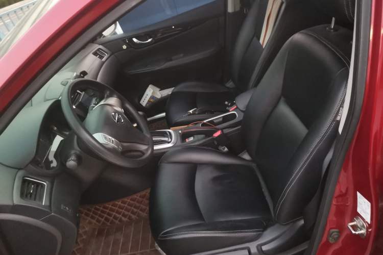 Used Nissan Tiida 2016 1.6L CVT Cool Dynamic Edition
