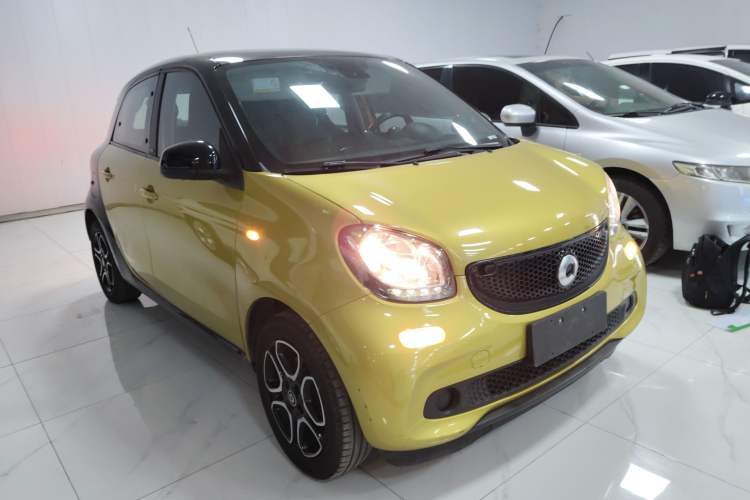 Used smart forfour 2016 0.9T 66 kW Pioneer Edition