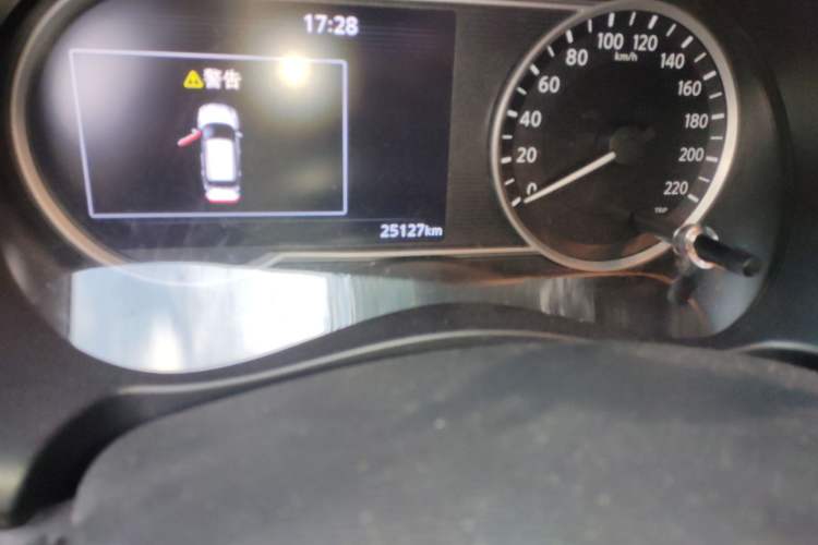 Used Nissan Kicks 2018 1.5L CVT Smart Connect Luxury Edition