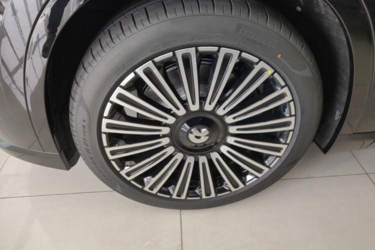Used Nio ES8 2026 Model 6-seat Executive Luxury Edition Left Front Wheel Hub
